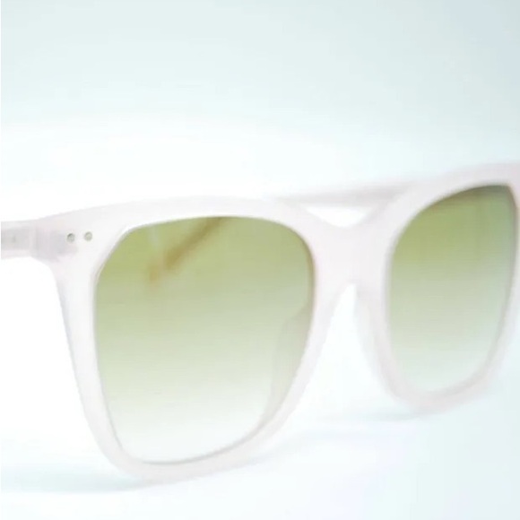 NWOT AUTHENTIC CELINE PARIS Oversized Cat Eye Sunglasses in Milky Light Pink - Picture 8 of 9
